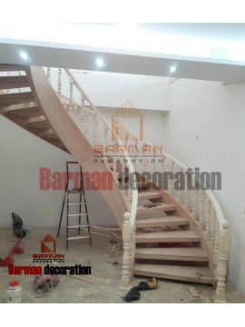 پله گرد چوبی کلاسیک؛ ترکیب اصالت، ظرافت و اجرای سفارشی